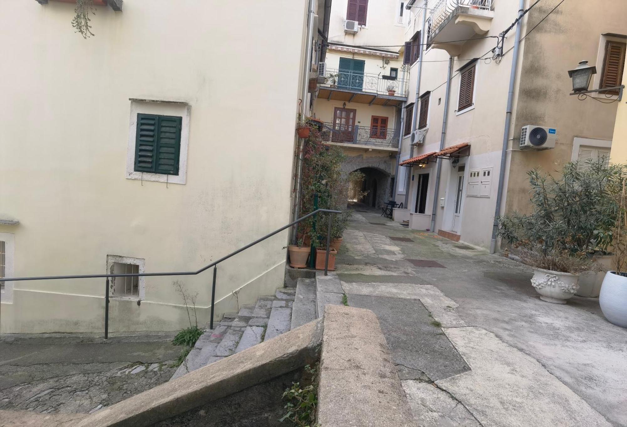 Apartment Zlatko , Ten Steps To The Sea 오파티아 외부 사진