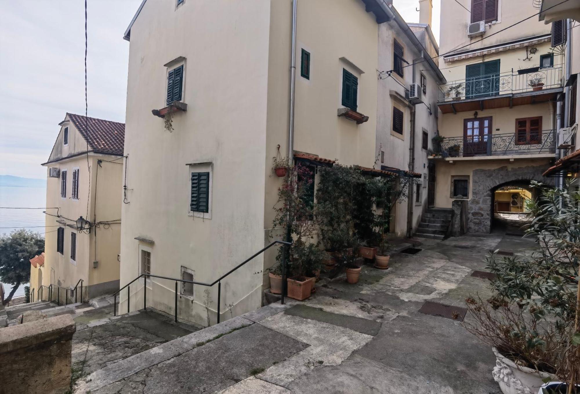 Apartment Zlatko , Ten Steps To The Sea 오파티아 외부 사진